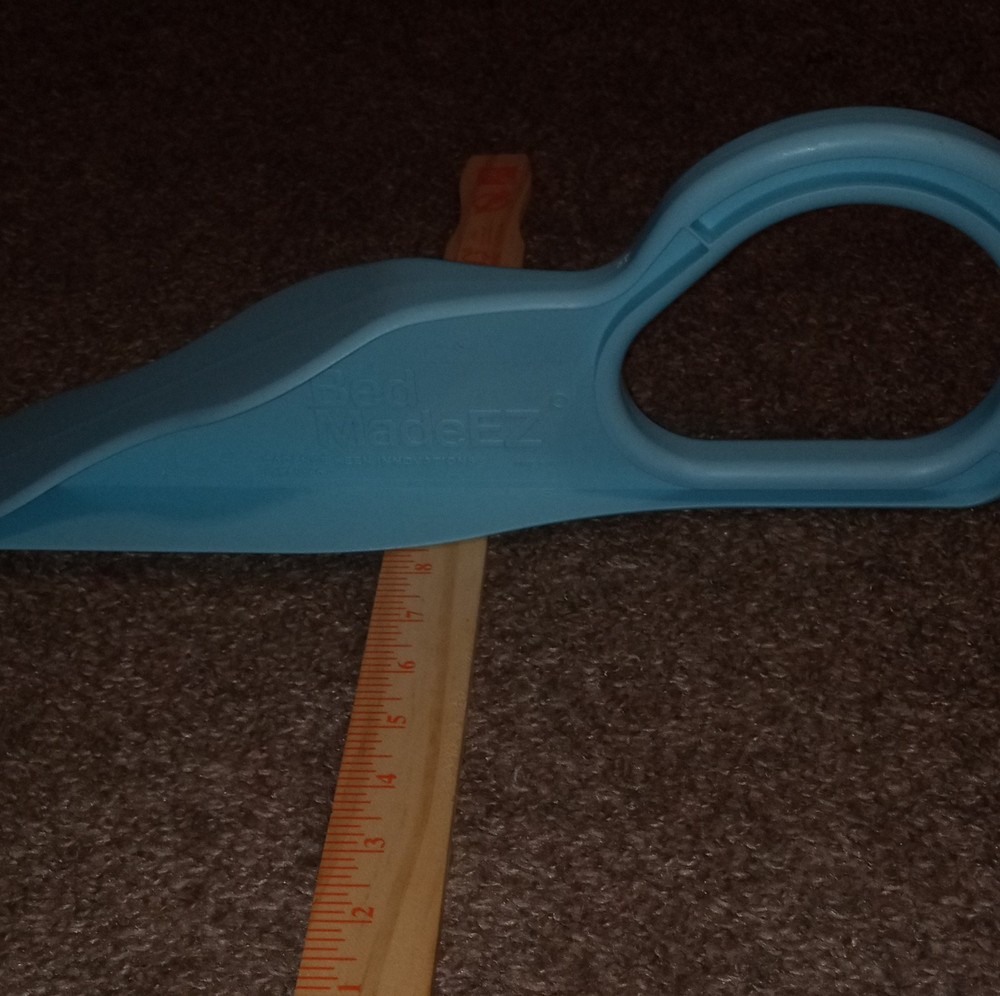 Bed MadeEZ Bed Making Tool Light Blue Plastic 16 in Mattress Lifter