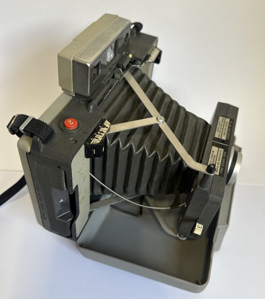 Vtg Polaroid Automatic 230 Land Camera with Attachments Flash Case Not-tested
