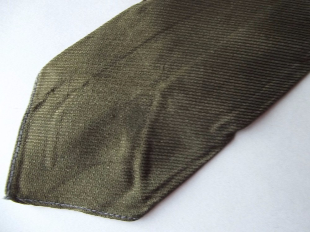 WW2 BRITISH ARMY KHAKI TIE DATED 1942