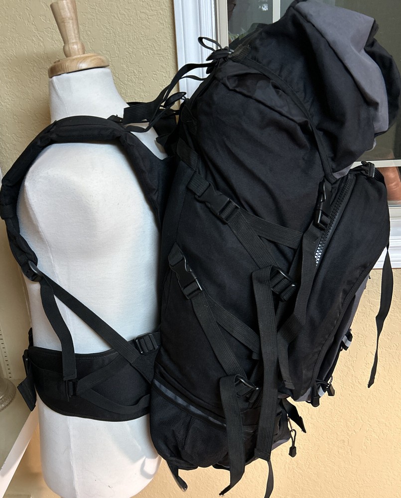 Outlander Extreme 80 Internal Frame Backpack W Attached Day Pack GUC