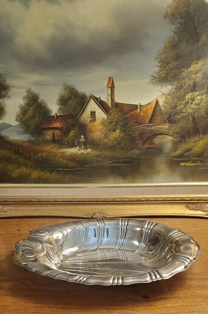 Vintage Silverplate Oval Vegetable Bowl International Neptune Pattern Shell Form