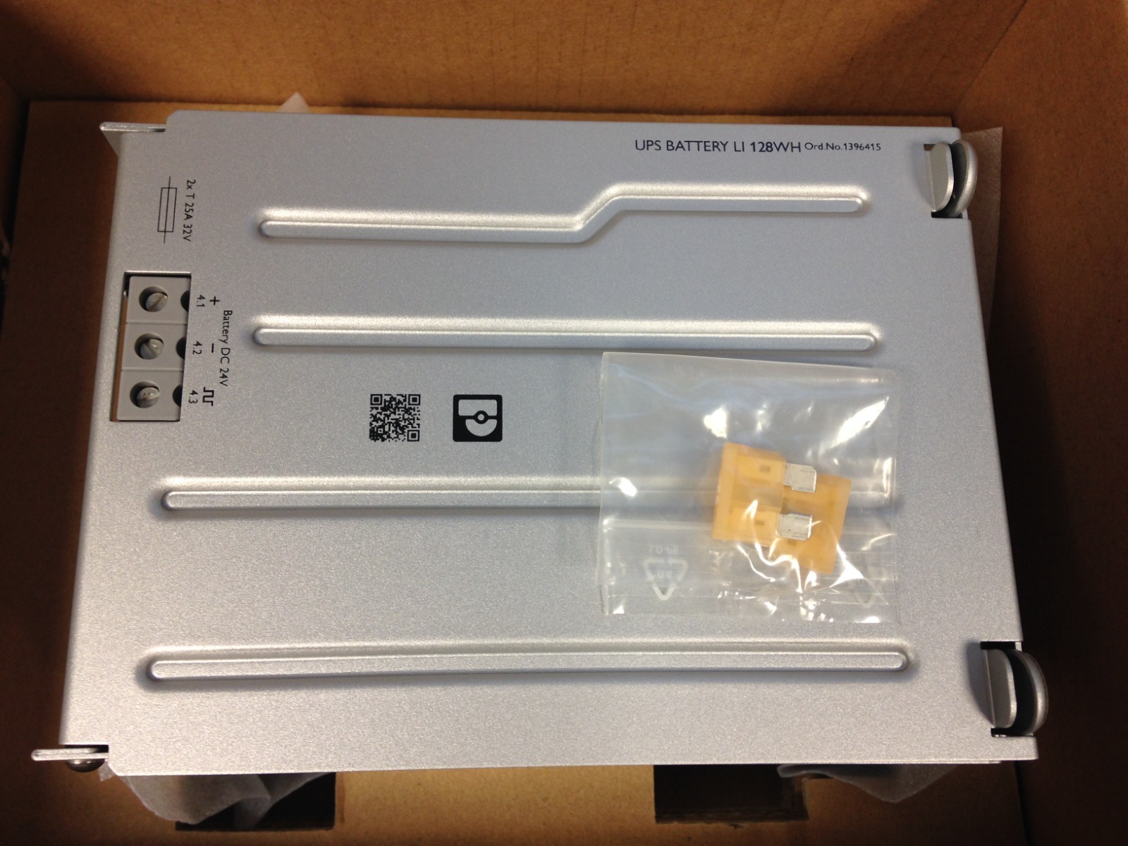 Phoenix Contact UPS-BAT/LI/24DC/128WH Li-Ion UPS Battery Module 24 BRAND NEW