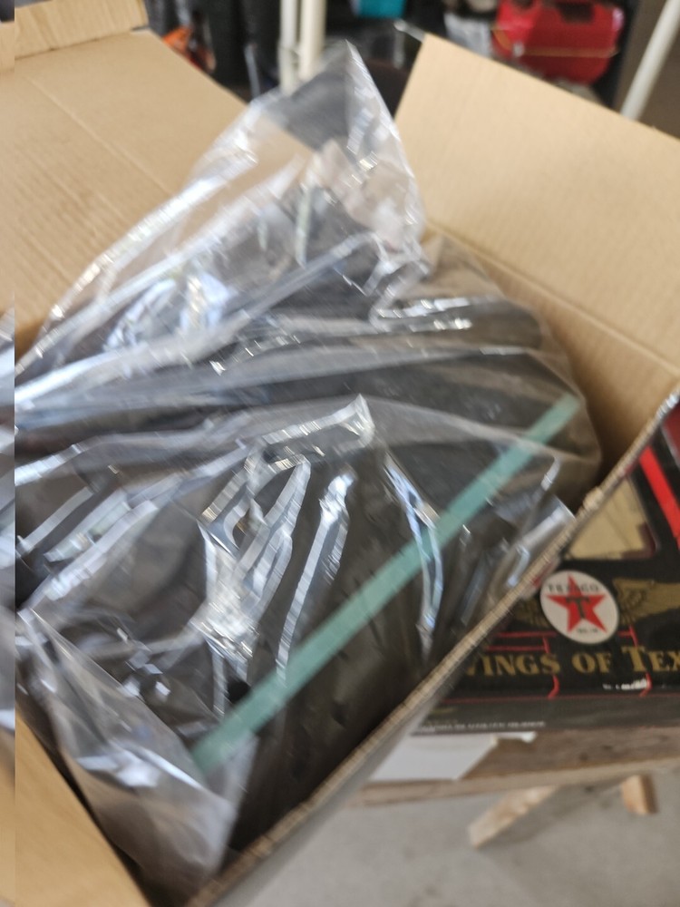 Utopia 360 Universal Virtual Reality Headset W/ Bluetooth Controller .