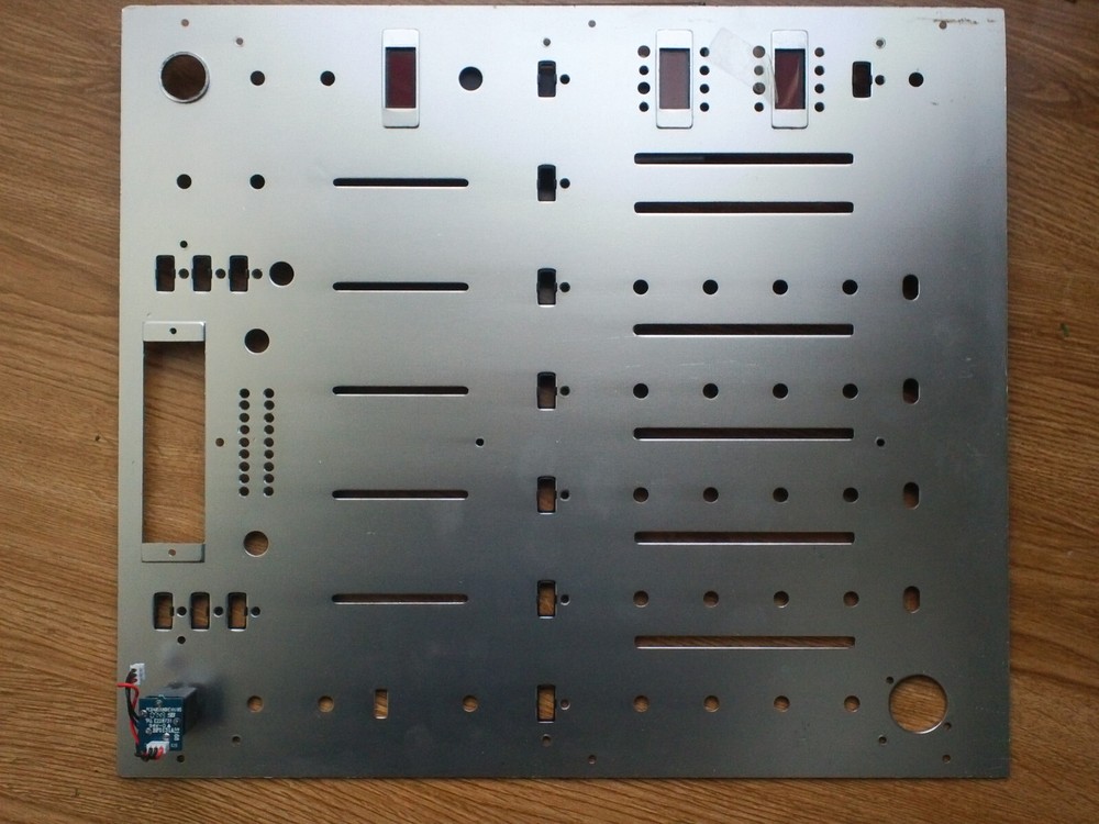FACE PLATE FOR BEDJX 700 MIXER. PULLED PART ONLY. SLIGHTLY USED.