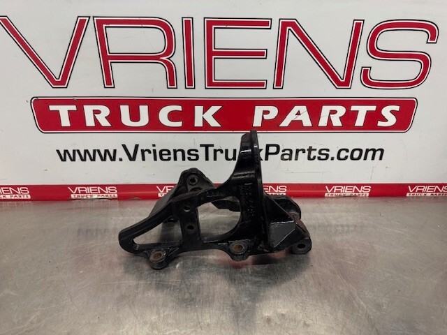 KENWORTH 25521025 REAR CAB MOUNT RH