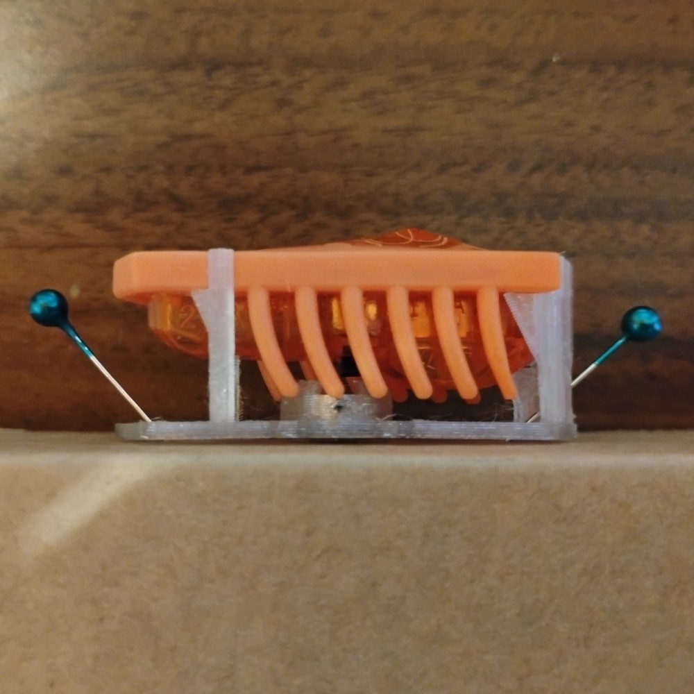 Display stand compatible with Hexbug Nano V1