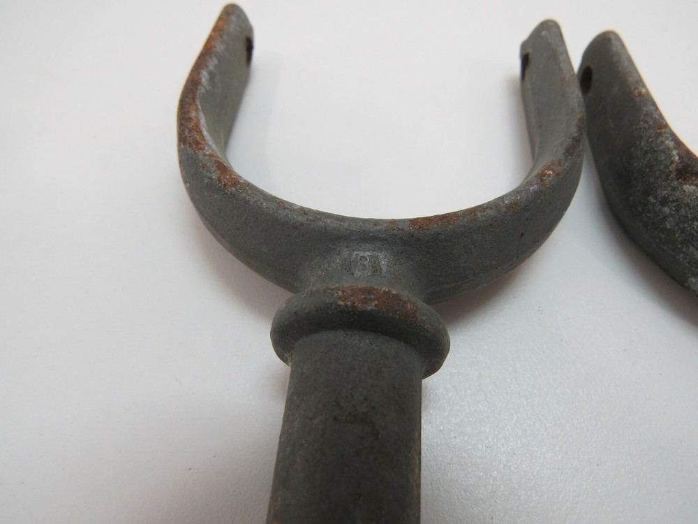 GALVANIZED PAIR 2+1/8 INCH OAR LOCKS ROW BOAT (C2.5A97B)