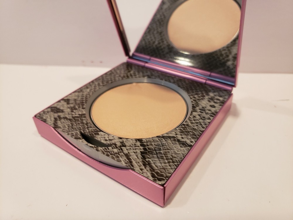 Mally- Luminizer - Heavenly - 0.10 Oz
