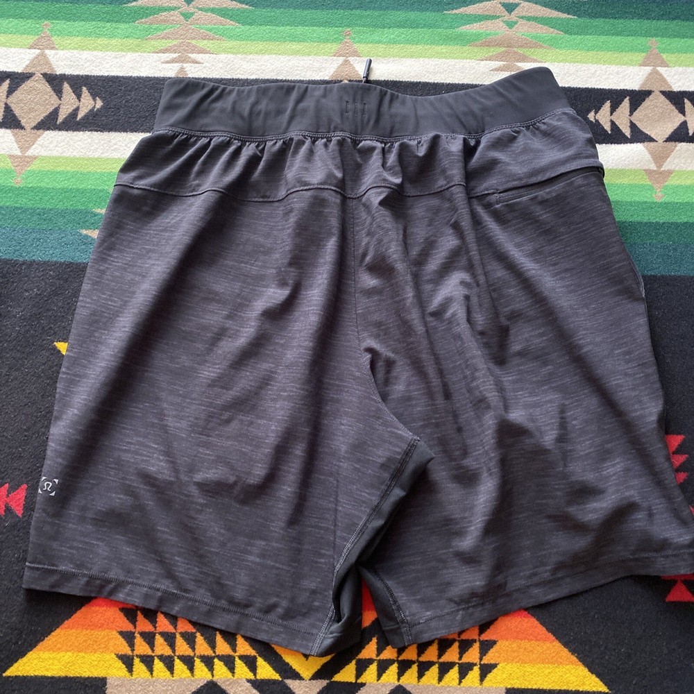Lululemon T.H.E. Short Linerless Size Medium Heather All Over Deep Coal