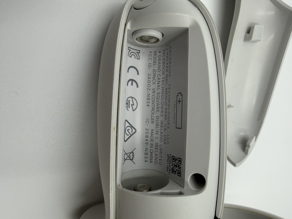 Genuine Oculus Meta Quest 2 Right Controller OEM White Tested Working