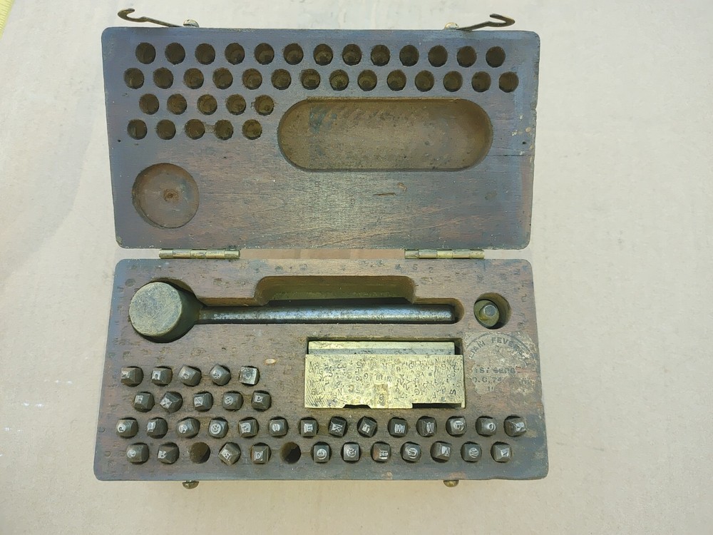 ww2? era marking outfit for stamping metal dog tags us army kit