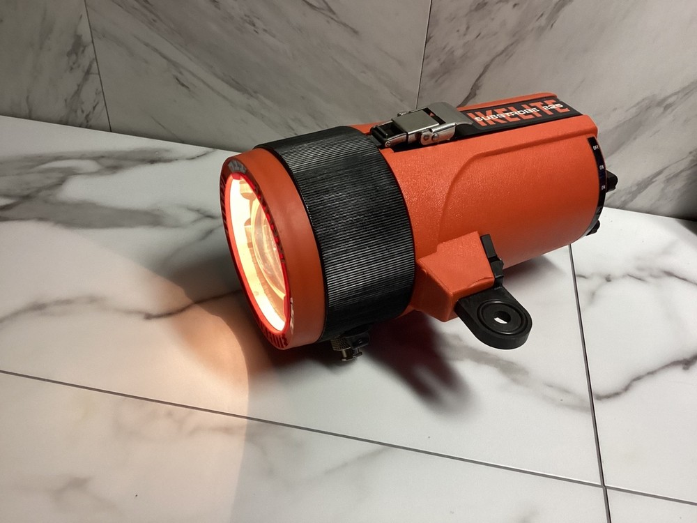 Ikelite Substrobe 225 Underwater Photography Strobe Light.