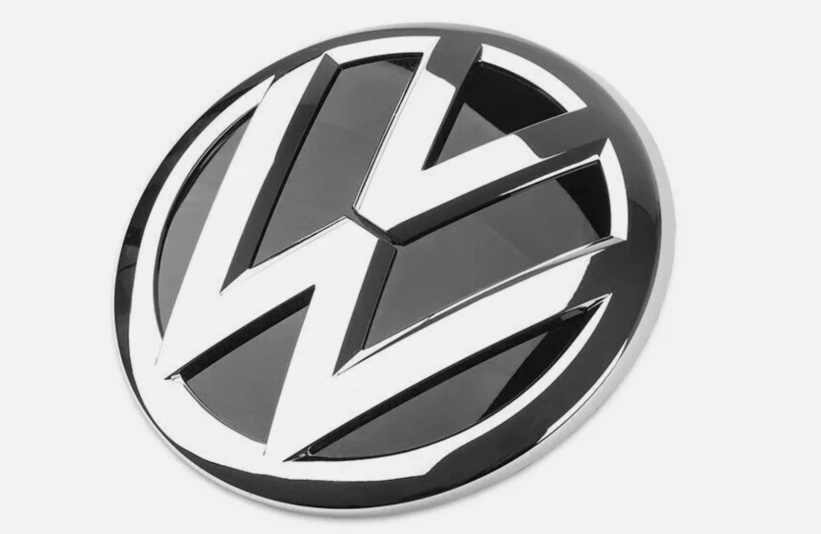 15-21 VW Volkswagen Front Grille Emblem Badge Golf GTI Jetta Alltrack Passat
