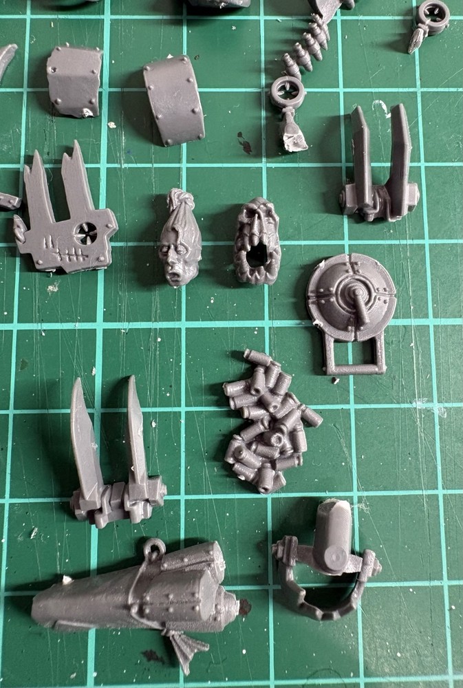 Warhammer 40K Orks Mega Bits Lot| Heads Weapons & Accessories Bundle | Kitbash