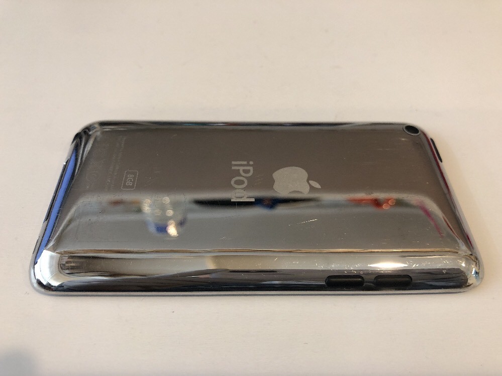 Apple iPod touch 4th Generation Black (8 GB) - Good Condition