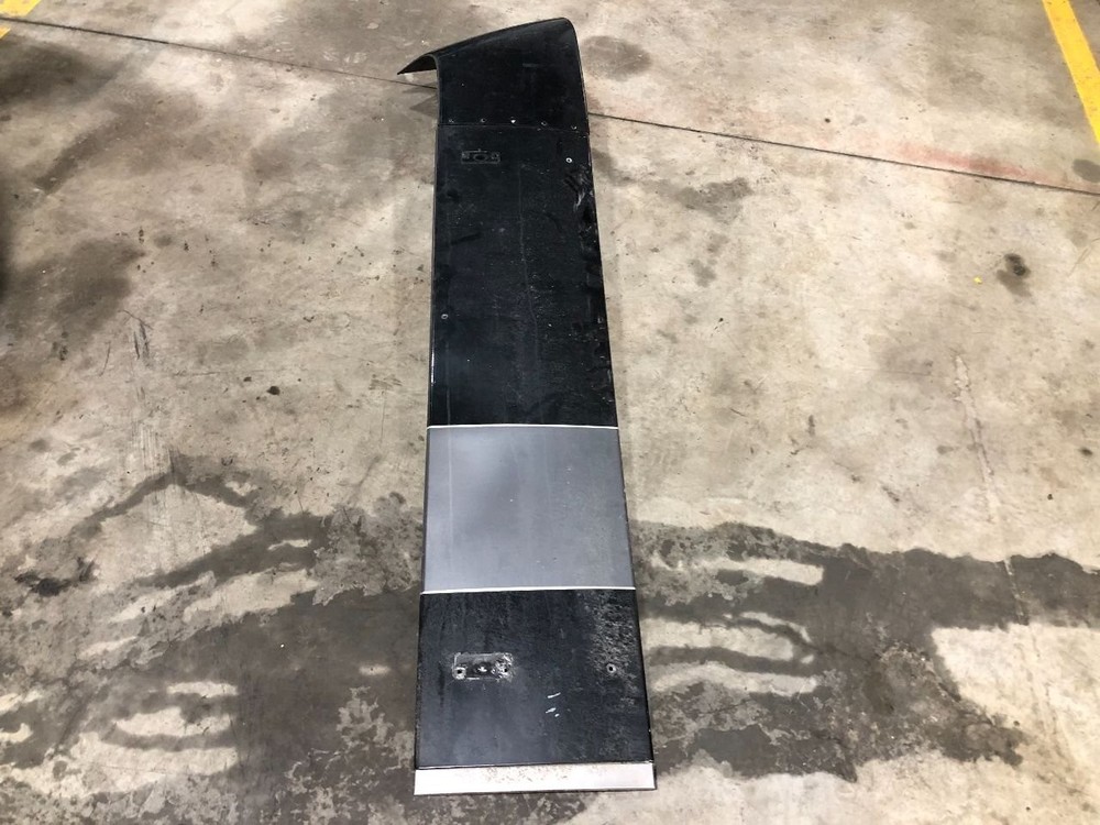 Peterbilt 386 COMPOSITE Left/Driver BETWEEN CAB AND SLEEPER Panel