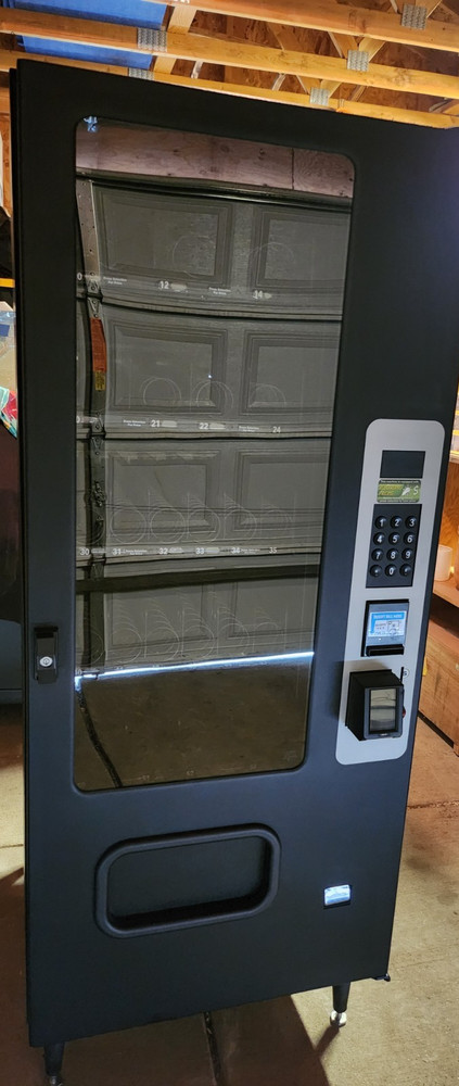 Vending Machine 23-Selection Snack Model #3573