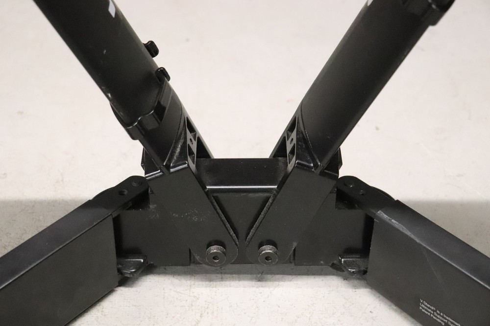 Ultimate Support V-Stand Pro V-Style Keyboard Stand Black