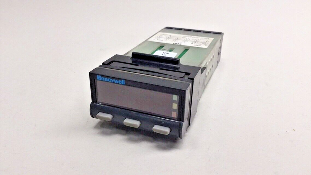 Honeywell DC70-3100000 Used Controller UDC700