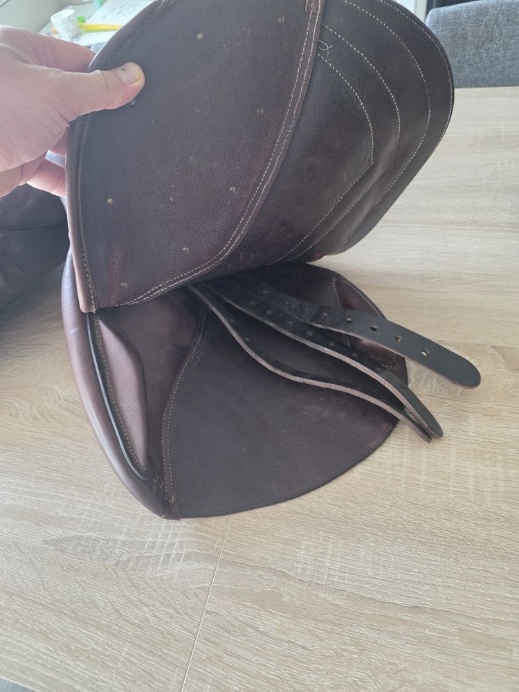 Devoucoux Brown Leather Jump Saddle + Wall Mount Rack