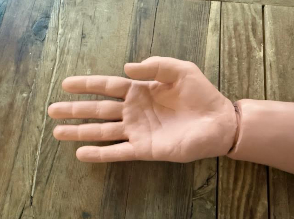 Plastic hand and arm approx 19"
