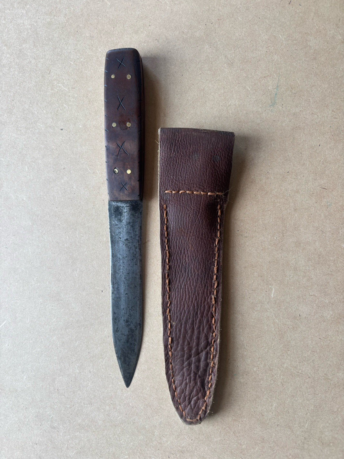 Vintage Custom Made Fixed Blade Knife. Unmarked.