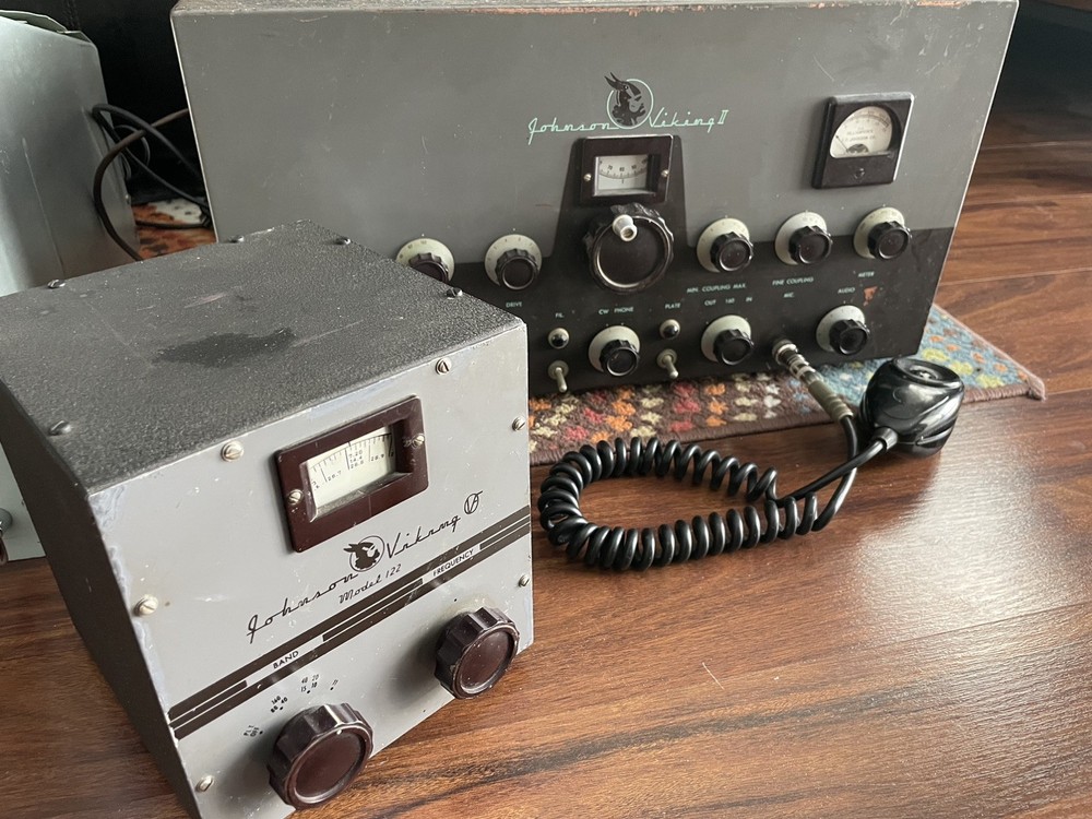 JOHNSON VIKING II AM/CW XMTR, 160-10 Meters, Fine Operating, UNTIL 4/25, $700