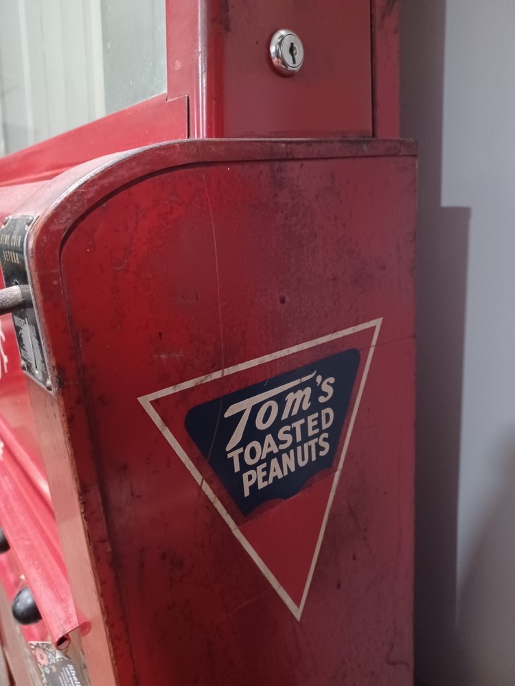 Original 1940's Tom's Vending Machine