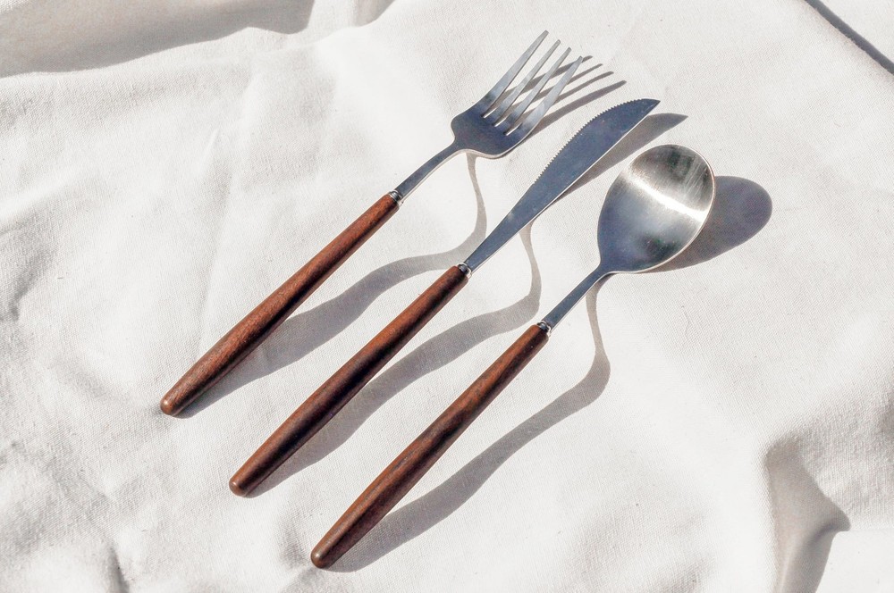 Lightweight Stainless Steel Flatware Set with Walnut (1 Set, Plain) 3