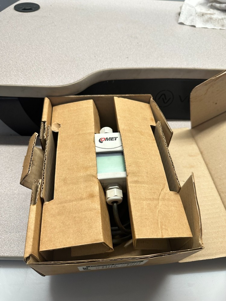 COMET T3111P TEMPERATURE HUMIDITY PROGRAMMABLE PROBE. PRE-OWN.FREE SHIPPING.