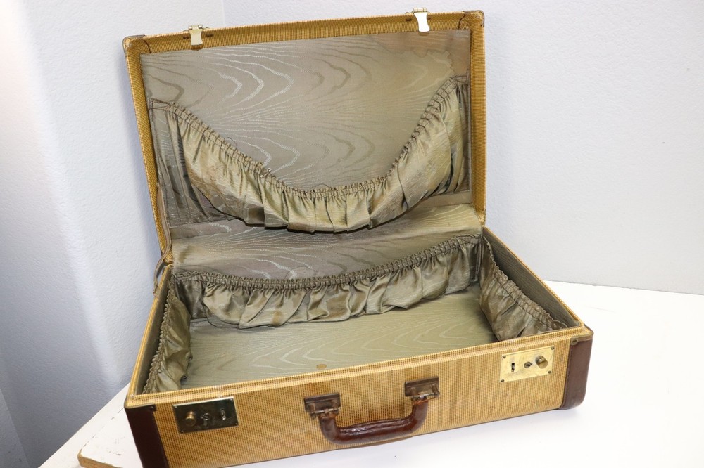 WWII US Vintage Tan suitcase with leather trim 21"x13 1/2" x 6 1/2"