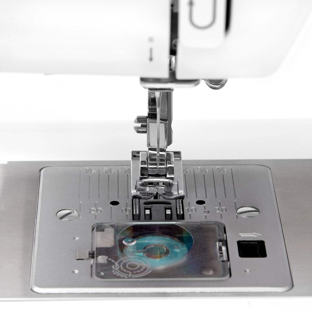 SINGER® Heavy Duty 4452 White Sewing Machine & Hard Case Bundle