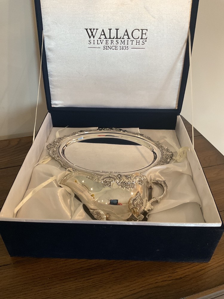 Wallace Baroque Silverplate Gravy & Underplate , Velvet Presentation Box, NICE!