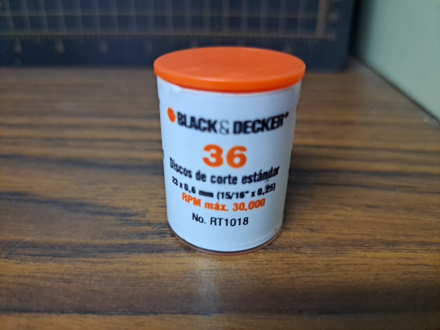 Black&Deck 15/16" x .025" x 1/16" Cut Off Wheel, use w/Dremel, 1 Tube of 36Discs