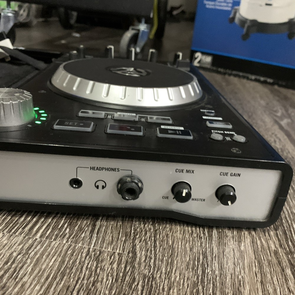 Numark iDJ Pro premium DJ controller for iPad