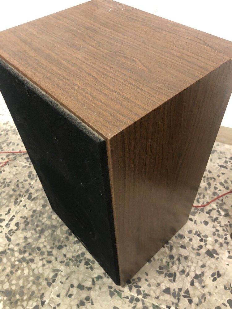 Sharp Pair *Vintage Speakers (Read)
