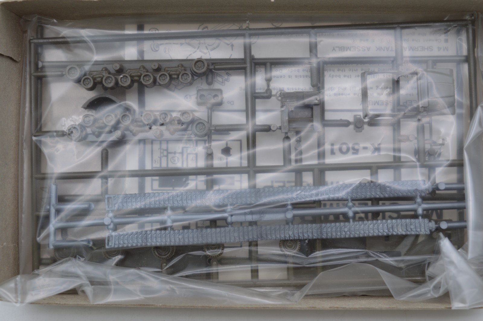 AHM HO AFV Series M4 Sherman Tank & M8 Jeep 1:87 Scale Model Kit Japan K-501