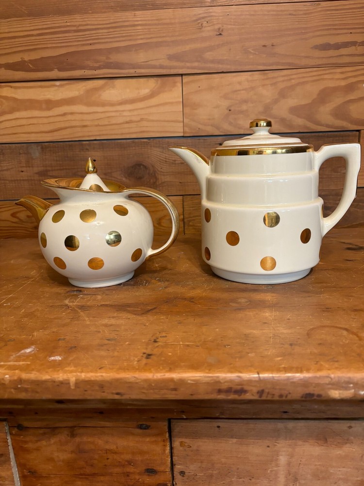 Vintage Hall's Superior Kitchenware Teapot