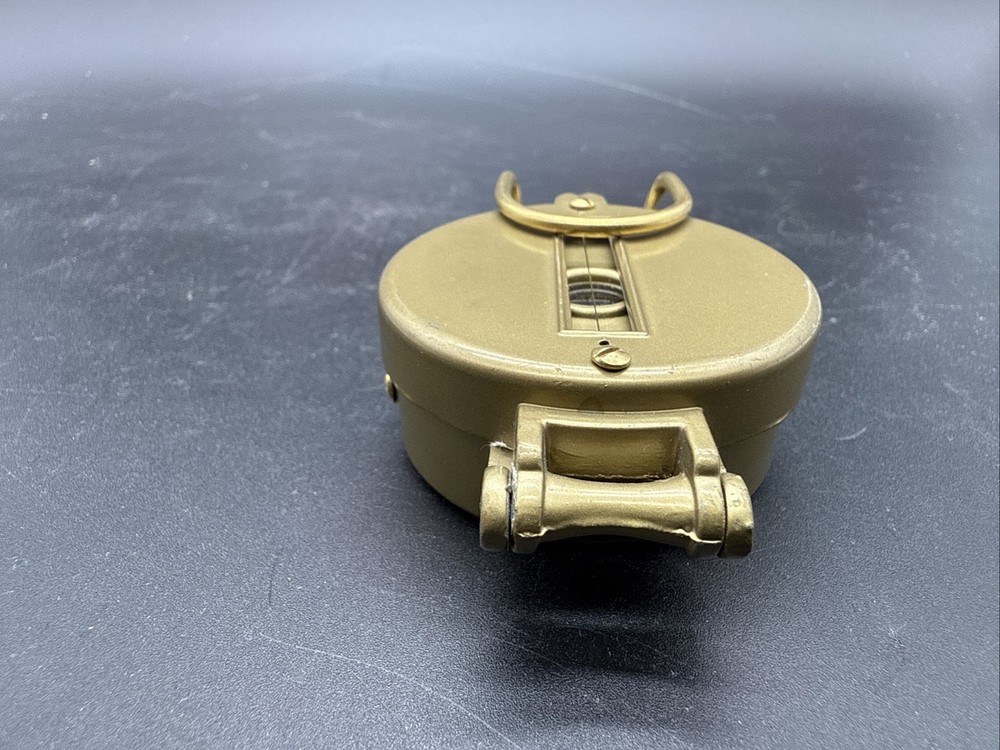 Metal compass vintage