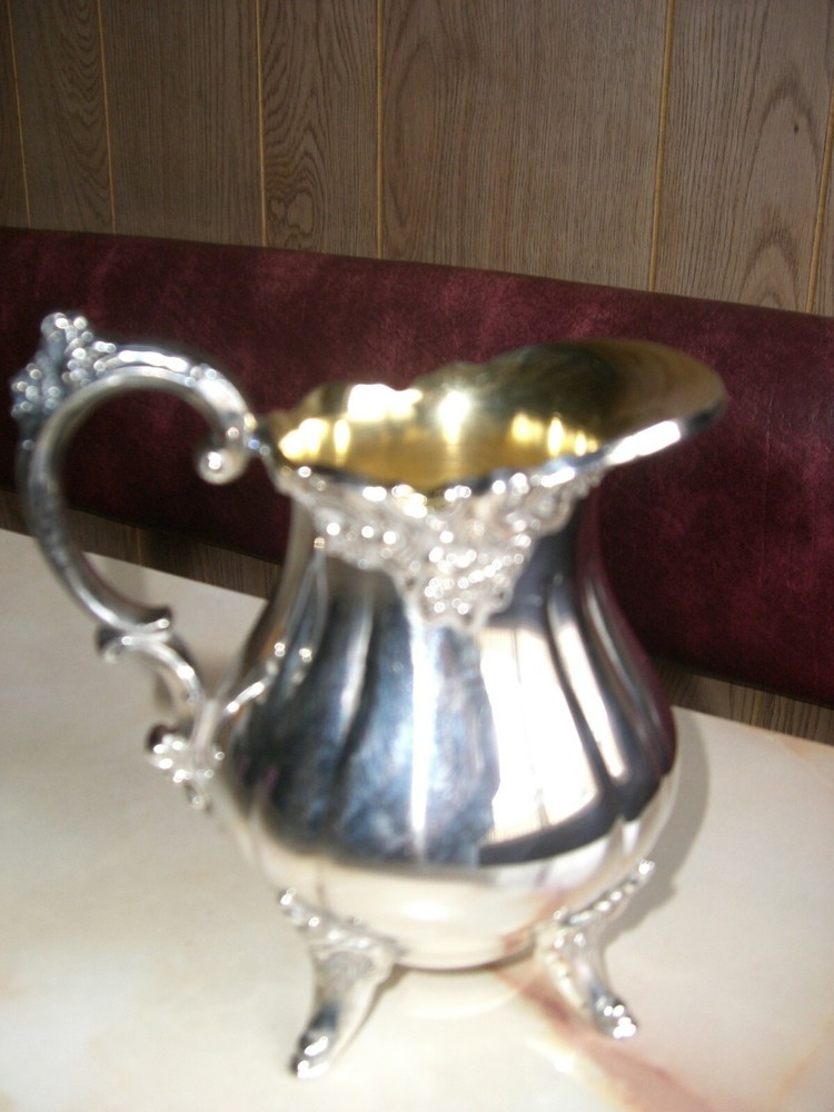 BAROQUE WALLACE SILVERPLATE PITCHER PATTERN 284 W/GOLD WASH