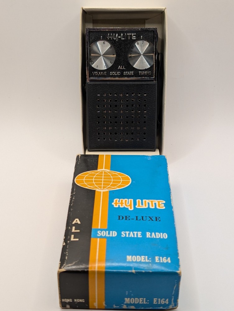 Hu-Lite All Solid State Radio De-Lux E164