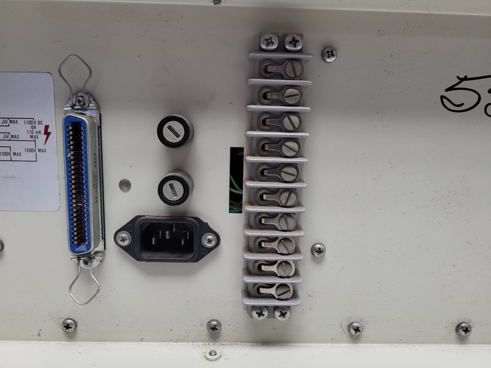 Fluke 3330B Constant Current Voltage Calibrator Parts (Powers On)