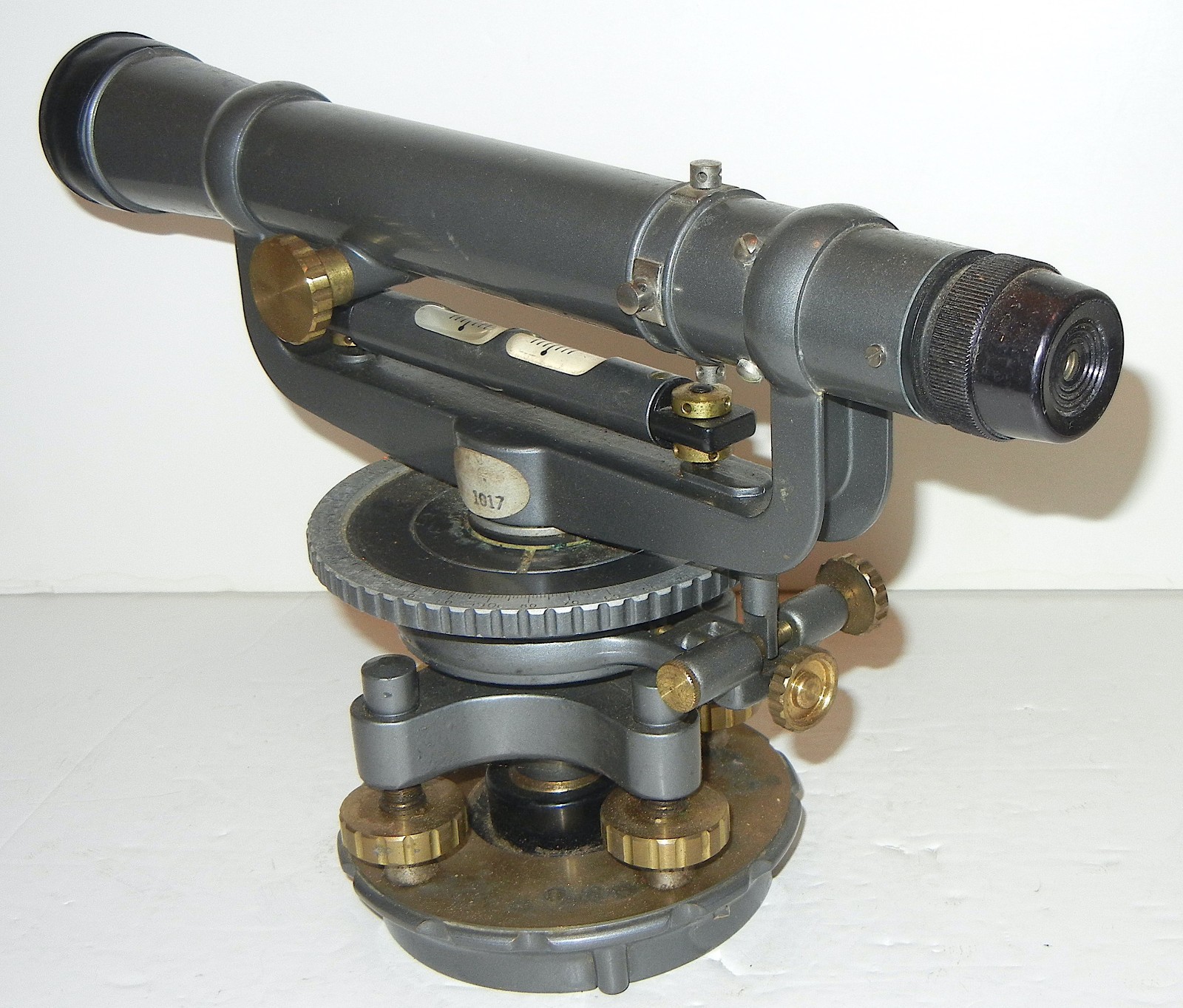 DAVID WHITE REALIST UNIVERSAL MODEL 8114 TRANSIT & CASE