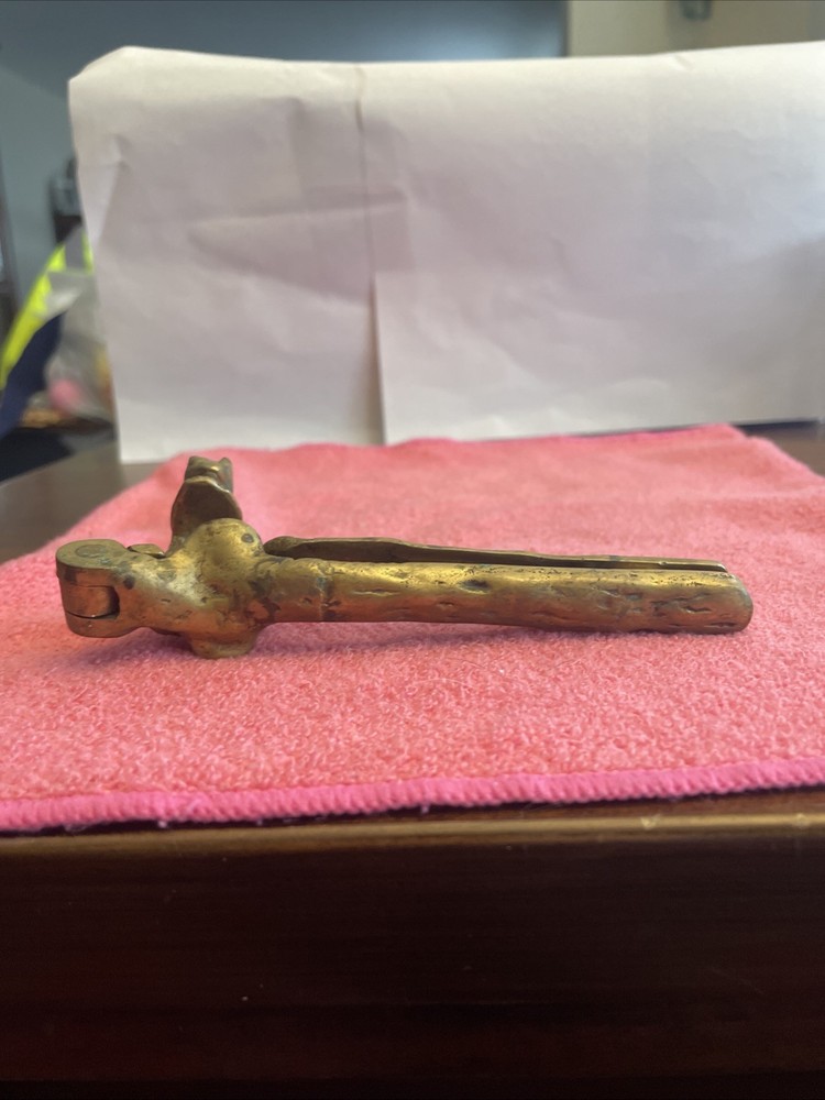 Vintage SQUIRREL Golden SOLID BRASS Cast Iron Nut Cracker