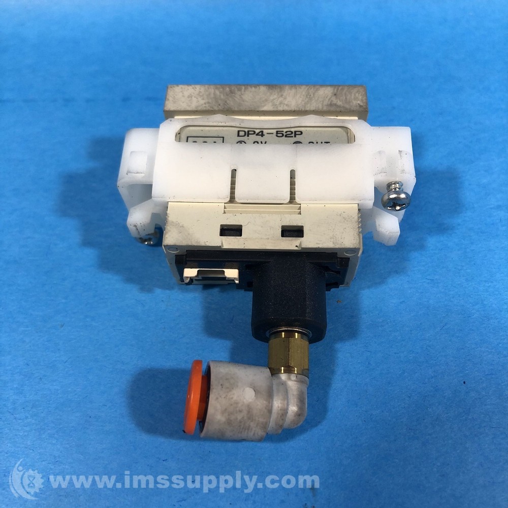 Sunx DP4-52P Digital Pressure Sensor FNOB