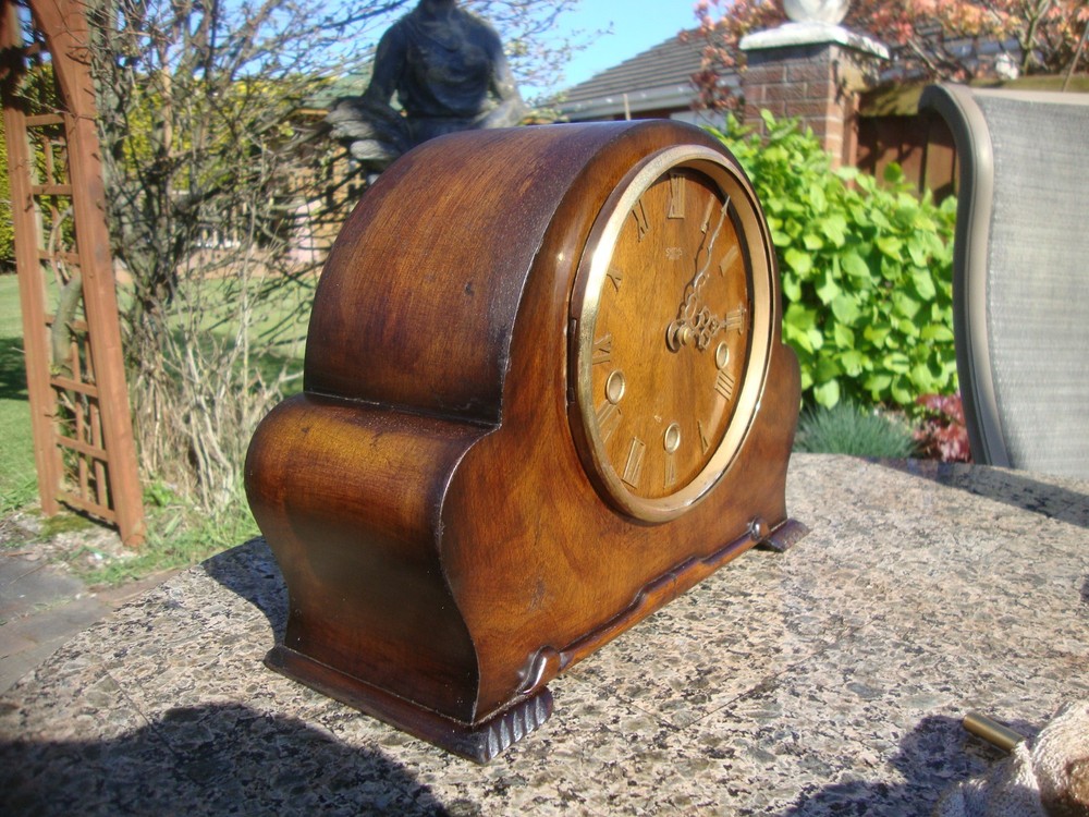 A 20th century mantle clock
