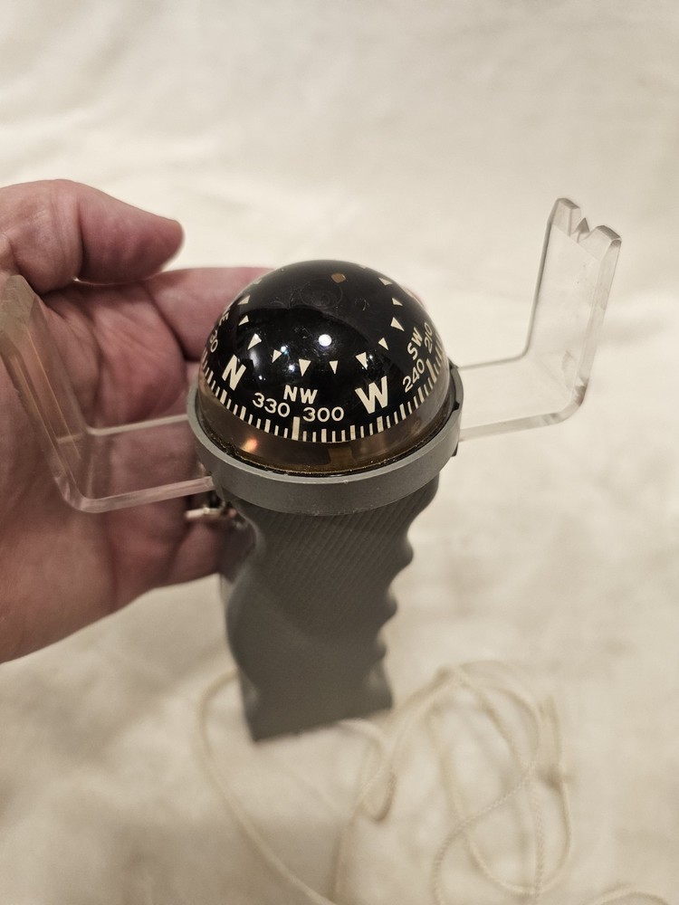 Davis Instruments Hand Bearing Compass With String On The End Illuminated