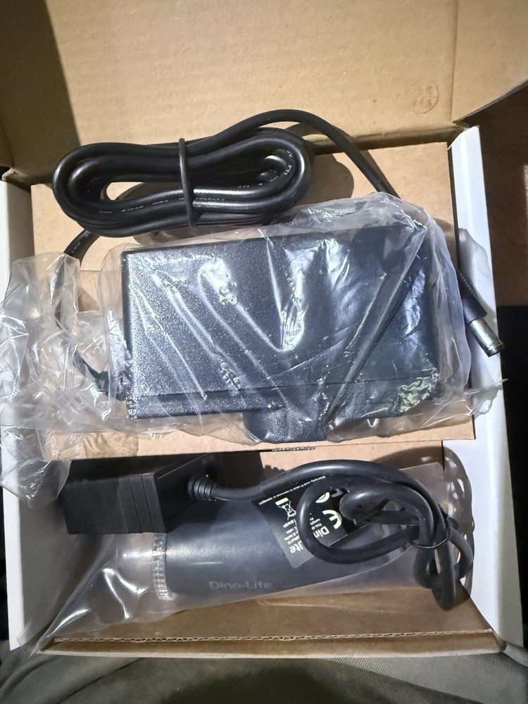 Dino-Lite VGA Digital Microscope AM4116ZTL w/Adapter