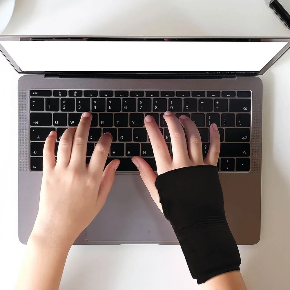 Hot & Cold Gel Wrist Wrap