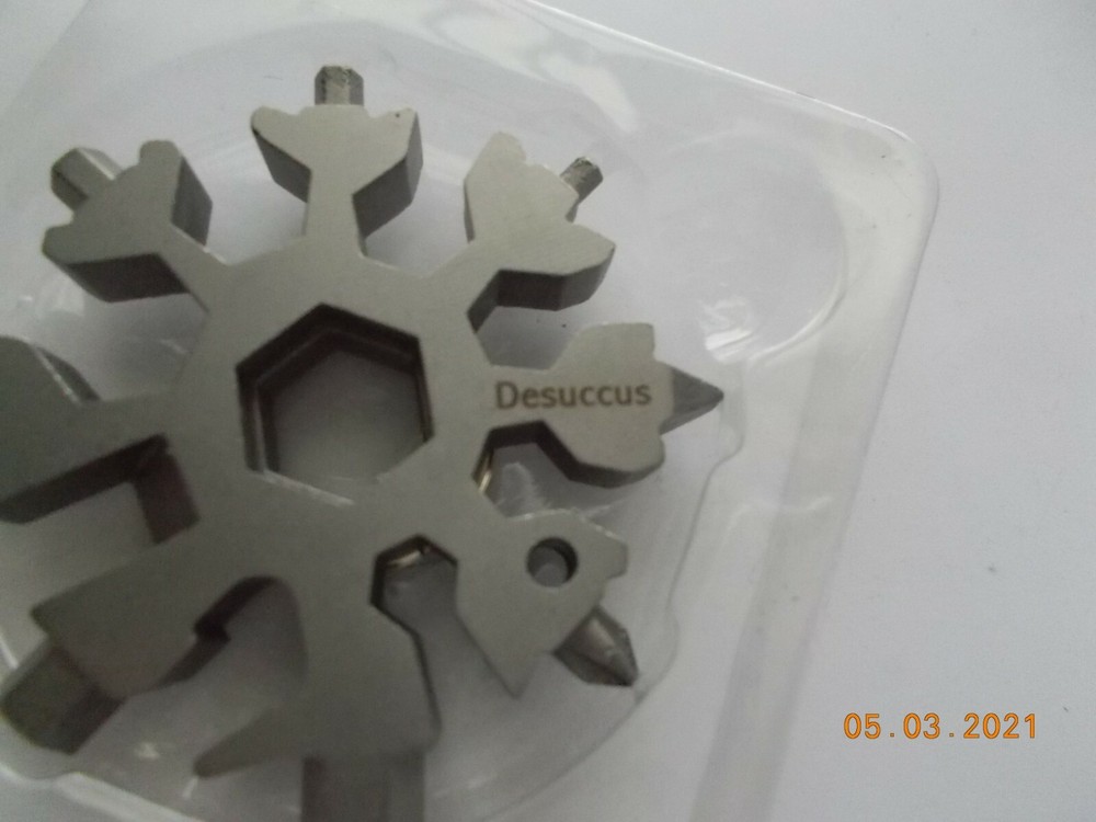 New Keyring EDC Snowflake 18-in-1 Multitool